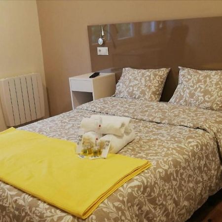 Residencia Compostela 2 Bed & Breakfast Santiago de Compostela Ngoại thất bức ảnh
