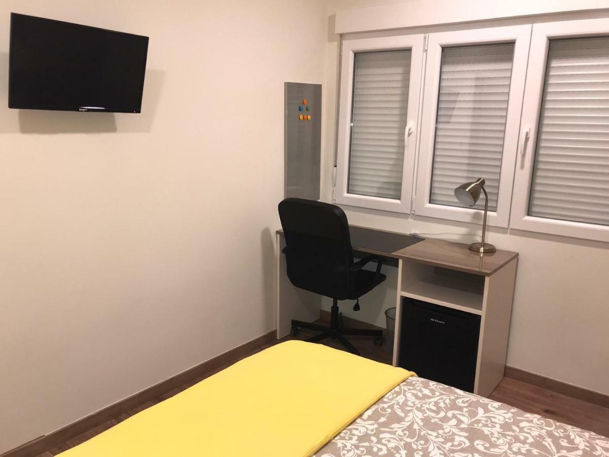 Residencia Compostela 2 Bed & Breakfast Santiago de Compostela Ngoại thất bức ảnh